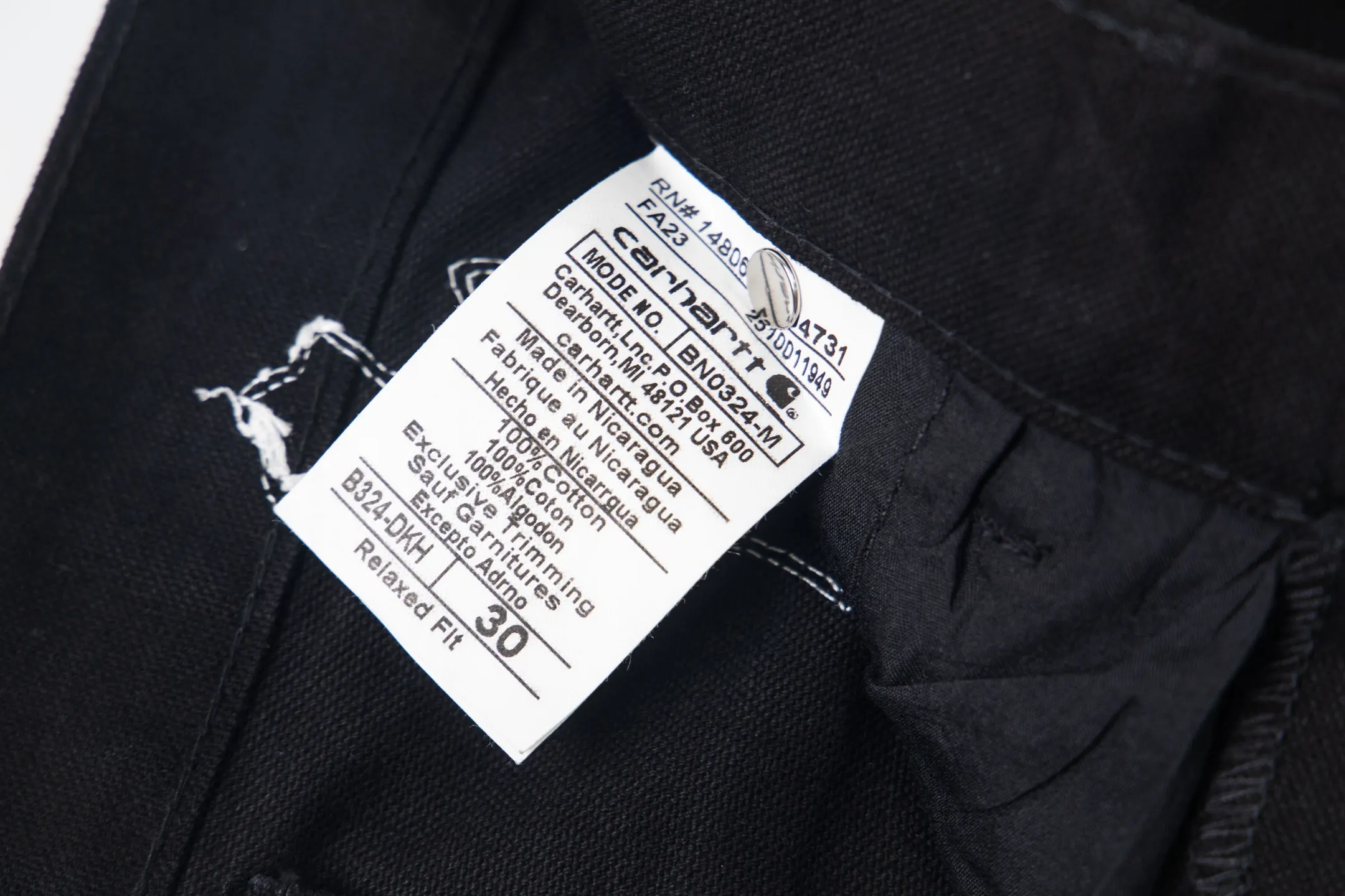 P260 Chrome Hearts co-branded Carhartt zipper leather jeans, priced at 16W+, patchwork cross pattern embellishment, high-waisted washed jeans! ! Absolutely high-end luxury products, 8W+ level god-level single products, super popular products, made with top heavy industry, a magic weapon that cannot be missed. About Kroxin This is an extremely luxurious fashion brand, which can also be called the nobles of the high street. It has always been an exclusive brand for some hipsters or the rich second generation. Compared with ordinary high streets, it is more luxurious and noble. Compared with luxury brands, it has a more fashionable personality and has always been a brand that I have a special liking for. Style number: 1772# Size: 28 30 32 34 36